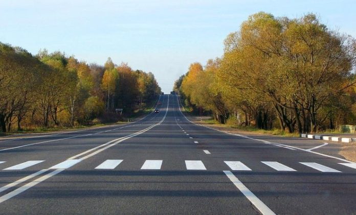 Україна та ЄІБ підписали угоду на 75 млн євро для безпеки українських доріг Україна та ЄІБ підписали угоду на 75 млн євро для безпеки українських доріг