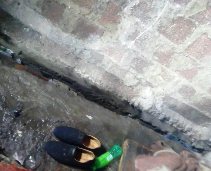 У Червонограді хлопець застряг у щілині між стіною та підлогою У Червонограді хлопець застряг у щілині між стіною та підлогою