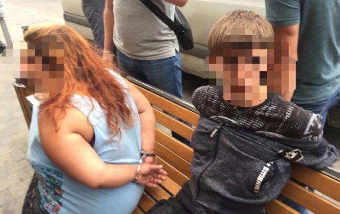 Чоловік із Закарпаття за 100 тисяч гривень продав 7-місячного сина (фото) Чоловік із Закарпаття за 100 тисяч гривень продав 7-місячного сина (фото)