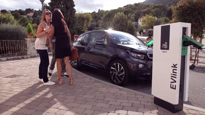 В Україні будуватимуть паркінги для електромобілів В Україні будуватимуть паркінги для електромобілів