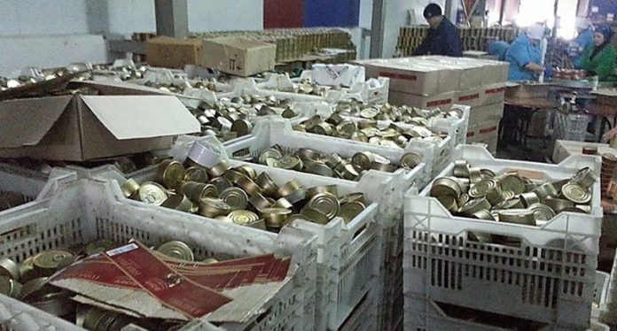 У військовій частині Києва виявили понад 170 тонн непридатної тушонки У військовій частині Києва виявили понад 170 тонн непридатної тушонки