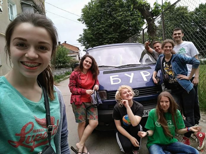 Набратися світла від БУРівців: як один день може відкрити світ Набратися світла від БУРівців: як один день може відкрити світ