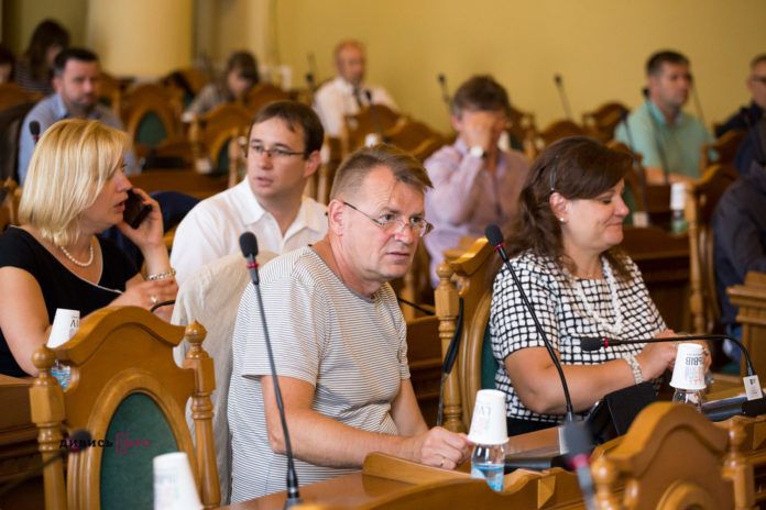 Львівські депутати додали грошей на програму забезпечення житлом молодих сімей Львівські депутати додали грошей на програму забезпечення житлом молодих сімей