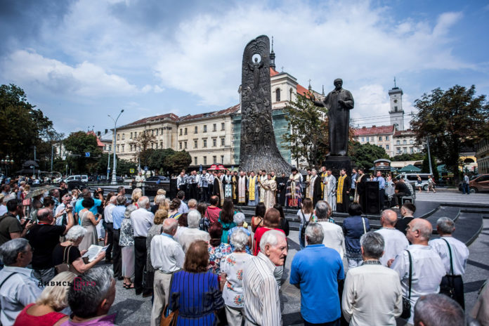 У Львові відбулись святкові урочистості з нагоди 1030-річчя хрещення Київської Русі-України (фото) У Львові відбулись святкові урочистості з нагоди 1030-річчя хрещення Київської Русі-України (фото)