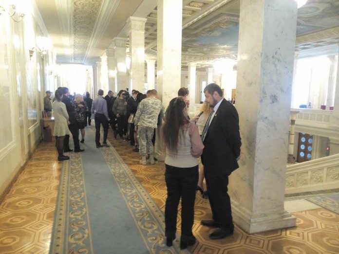 Регламентний комітет ВР рекомендує закрити кулуари парламенту для журналістів Регламентний комітет ВР рекомендує закрити кулуари парламенту для журналістів