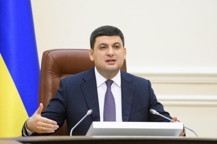 Кабмін виділить по 100 тисяч гривень сім’ям політв’язнів Кабмін виділить по 100 тисяч гривень сім’ям політв’язнів