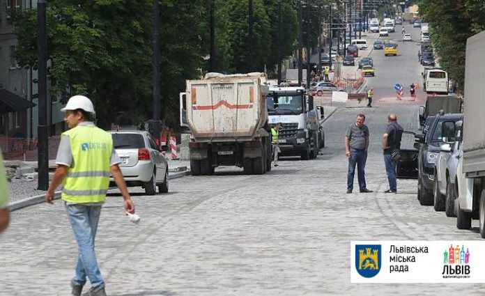 З початку вересня відновлять проїзд трамвая на Пасічну З початку вересня відновлять проїзд трамвая на Пасічну
