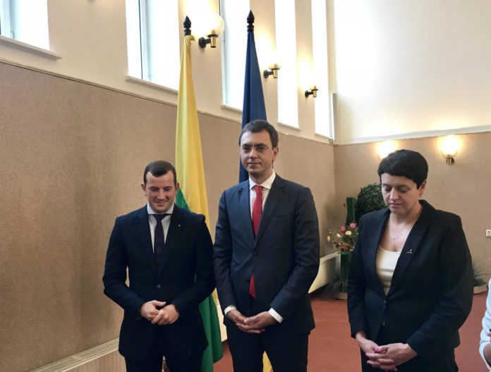 Міністр інфраструктури розповів про причини затримки авіарейсів Міністр інфраструктури розповів про причини затримки авіарейсів