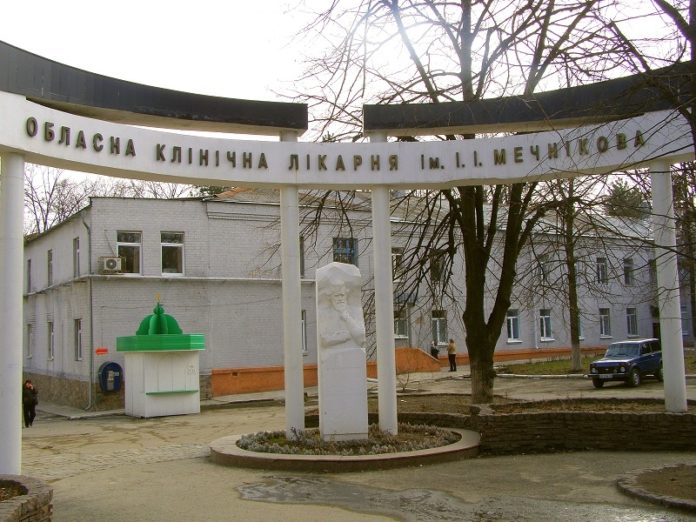 Вертольотом до Дніпра доставили важко пораненого бійця Вертольотом до Дніпра доставили важко пораненого бійця