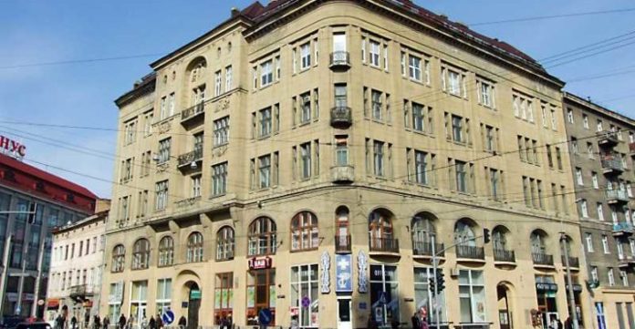 Родина львівського депутата облаштує у пам’ятці архітектури біля Оперного апартамент-готель та кафе Родина львівського депутата облаштує у пам’ятці архітектури біля Оперного апартамент-готель та кафе