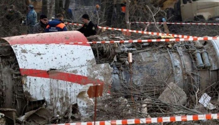Слідчий Комітет РФ дозволив слідчим з Польщі оглянути уламки літака Леха Качинського Слідчий Комітет РФ дозволив слідчим з Польщі оглянути уламки літака Леха Качинського
