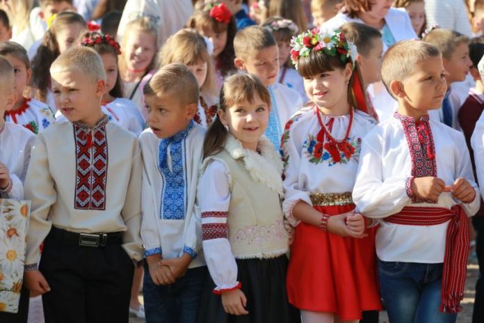 У школах Львова в День знань проведуть флешмоби, квести та музичні дійства У школах Львова в День знань проведуть флешмоби, квести та музичні дійства