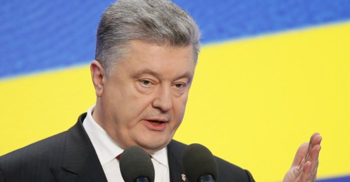 У Дніпрі Порошенко вибачився за стару обіцянку закінчити швидко АТО У Дніпрі Порошенко вибачився за стару обіцянку закінчити швидко АТО