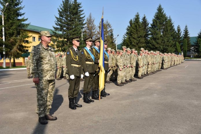 Лави ЗСУ поповнили понад три сотні молодших лейтенантів Лави ЗСУ поповнили понад три сотні молодших лейтенантів