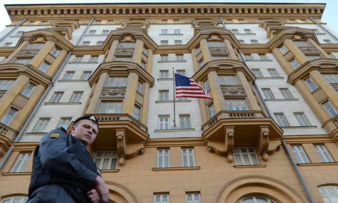 У посольстві США в Москві виявили шпигунку — The Guardian У посольстві США в Москві виявили шпигунку — The Guardian