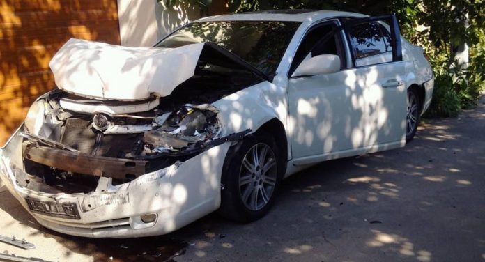 В Одесі вантажівка протаранила автомобіль лідерів «Народного Руху» (фото) В Одесі вантажівка протаранила автомобіль лідерів «Народного Руху» (фото)
