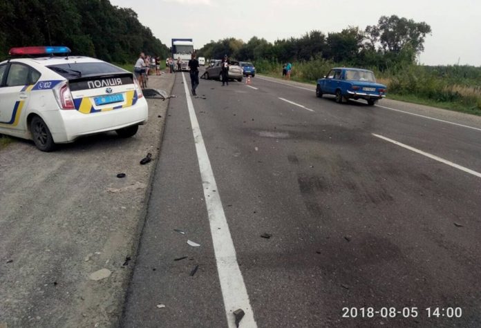 На Львівщині внаслідок ДТП постраждали п’ятеро осіб, з них двоє дітей (фото) На Львівщині внаслідок ДТП постраждали п’ятеро осіб, з них двоє дітей (фото)