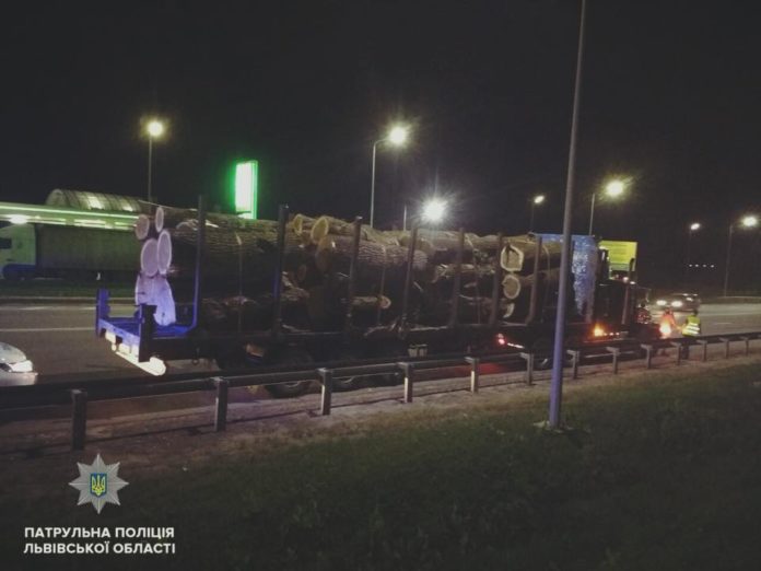 На Львівщині патрульні виявили дві спроби незаконної перевозки деревини На Львівщині патрульні виявили дві спроби незаконної перевозки деревини