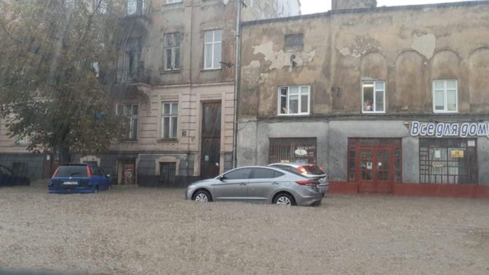 У міськраді розповіли, чи відшкодовуватимуть львів’янам збитки, завдані негодою (відео) У міськраді розповіли, чи відшкодовуватимуть львів’янам збитки, завдані негодою (відео)