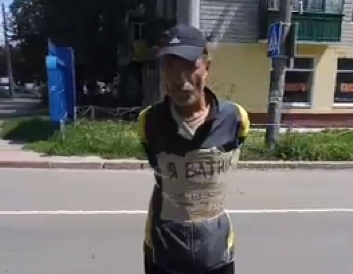 У Чернігові засудили «ватника», який намагався пошкодити стелу Героїв Небесної сотні У Чернігові засудили «ватника», який намагався пошкодити стелу Героїв Небесної сотні