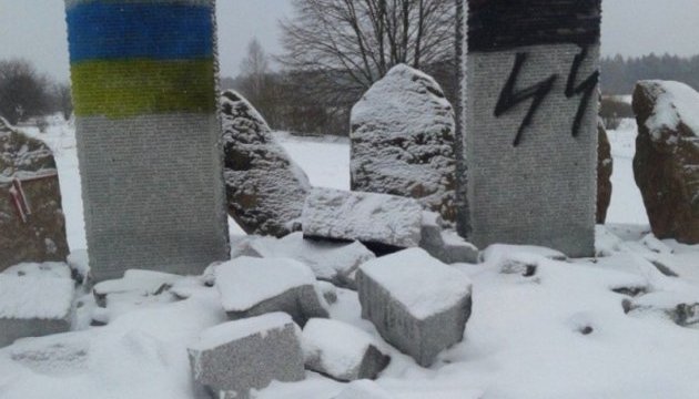 Судитимуть провокаторів, причетних до знищення меморіалу в  Гуті-Пеняцькій