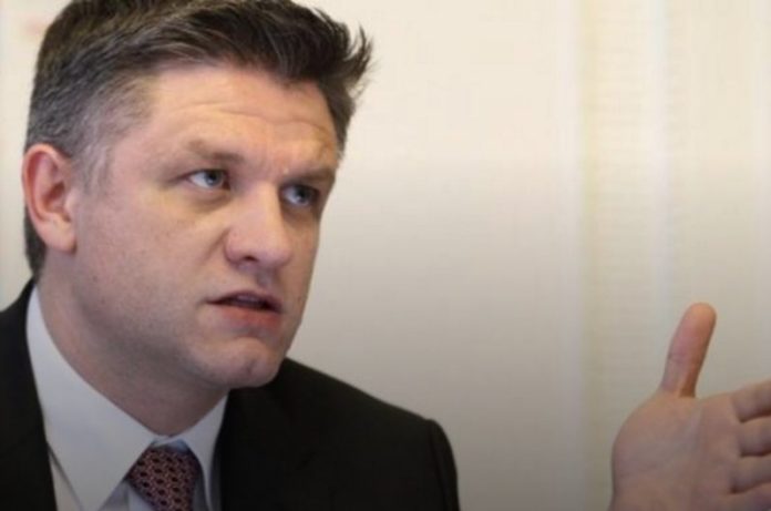 Порошенко звільнив Шимківа і призначив іншого заступника Порошенко звільнив Шимківа і призначив іншого заступника