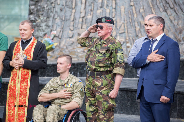 У Львові вшанували пам’ять загиблих під Іловайськом (фото) У Львові вшанували пам’ять загиблих під Іловайськом (фото)