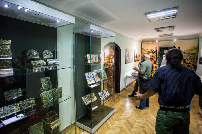 У Львові представили археологічні знахідки резиденції Великих князів Литовських (фото, відео) У Львові представили археологічні знахідки резиденції Великих князів Литовських (фото, відео)