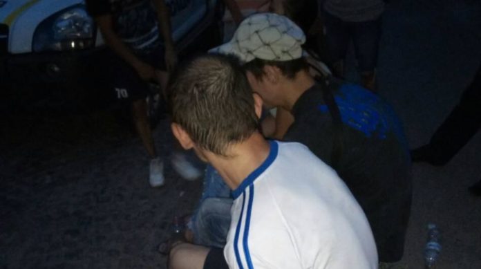 Небайдужі львів’яни та поліцейські схопили злодіїв, які обікрали квартиру Небайдужі львів’яни та поліцейські схопили злодіїв, які обікрали квартиру