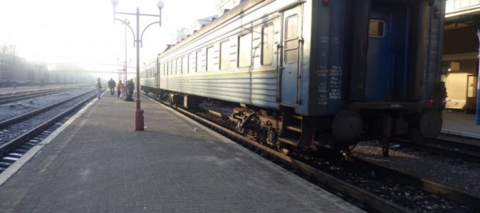 Через відсутність електропостачання на Львівщині близько години простояли кілька поїздів Через відсутність електропостачання на Львівщині близько години простояли кілька поїздів
