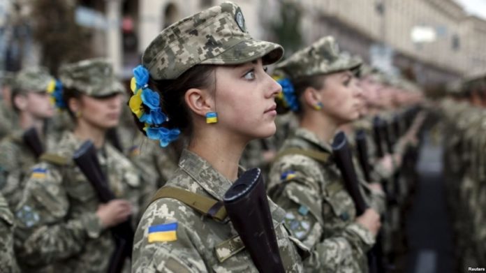 У параді до Дня Незалежності в Києві вперше візьмуть участь жінки У параді до Дня Незалежності в Києві вперше візьмуть участь жінки