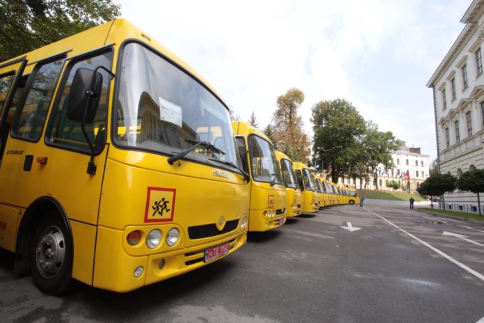 Львівщина отримала ще 36 шкільних автобусів (фото) Львівщина отримала ще 36 шкільних автобусів (фото)