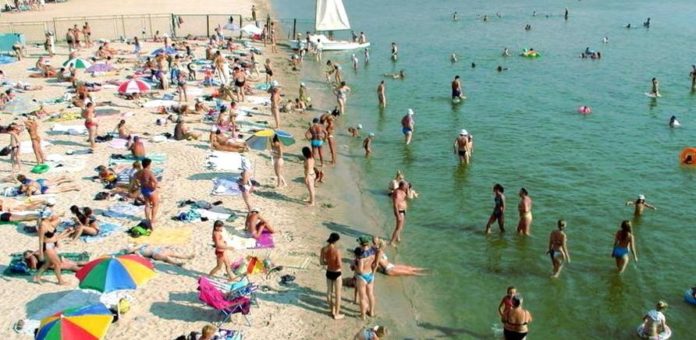 У МОЗ не рекомендують купатися у воді на 164 пляжах У МОЗ не рекомендують купатися у воді на 164 пляжах
