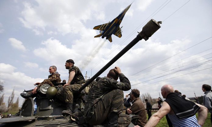 На Донбасі внаслідок ДТП загинули двоє українських військовослужбовців На Донбасі внаслідок ДТП загинули двоє українських військовослужбовців