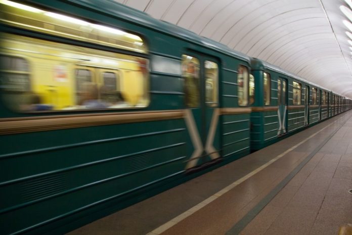 Столичне метро рахуватиме гроші корейськими машинками за 1,2 млн гривень Столичне метро рахуватиме гроші корейськими машинками за 1,2 млн гривень