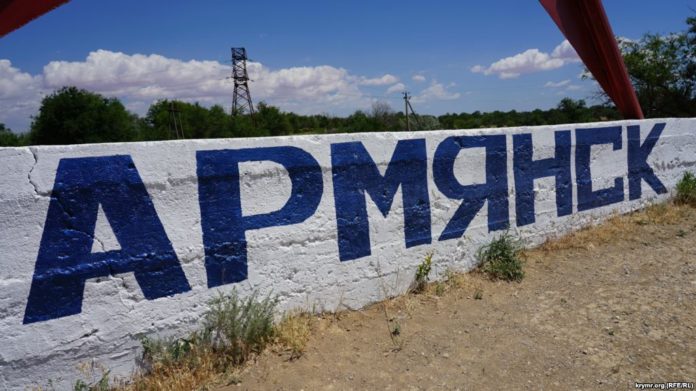 В окупованому Криму евакуюють дітей через високу концентрацію шкідливих речовин у повітрі В окупованому Криму евакуюють дітей через високу концентрацію шкідливих речовин у повітрі