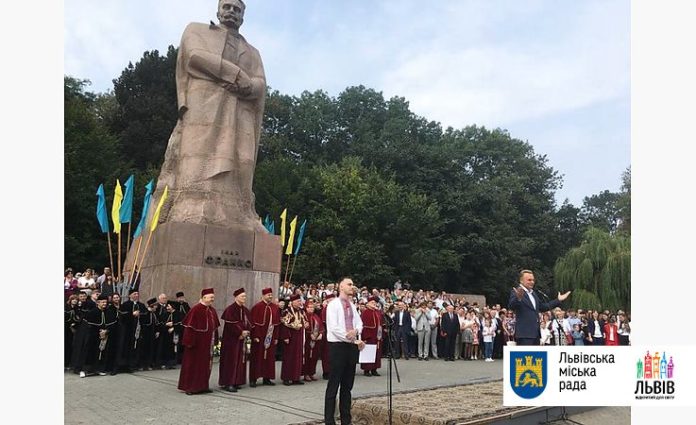 Садовий привітав студентів Франкового вишу з Днем знань Садовий привітав студентів Франкового вишу з Днем знань