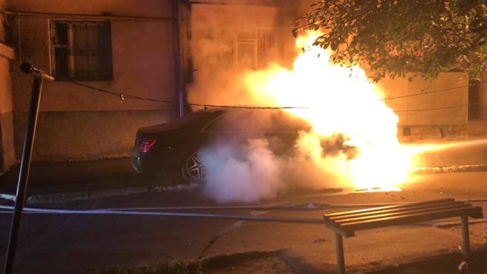 В Рівному спалили автомобіль депутата від «Свободи» Святослава Стельмащука В Рівному спалили автомобіль депутата від «Свободи» Святослава Стельмащука