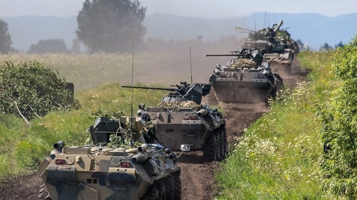 У Росії стартували найбільші за останні 40 років військові навчання У Росії стартували найбільші за останні 40 років військові навчання