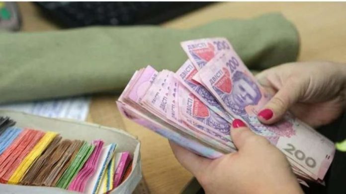 На Львівщині підприємця оштрафували на 1,2 мільйона гривень за неоформлених працівників На Львівщині підприємця оштрафували на 1,2 мільйона гривень за неоформлених працівників