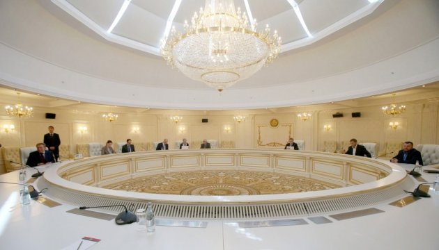 Українці залишили засідання в Мінську через «хвилину мовчання» за Захарченком