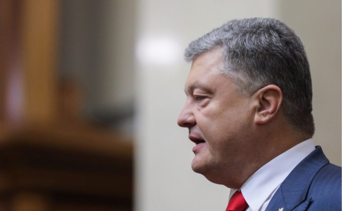 Порошенко випадково зайшов у переговорну кімнату делегації Росії на Генасамблеї — ЗМІ Порошенко випадково зайшов у переговорну кімнату делегації Росії на Генасамблеї — ЗМІ