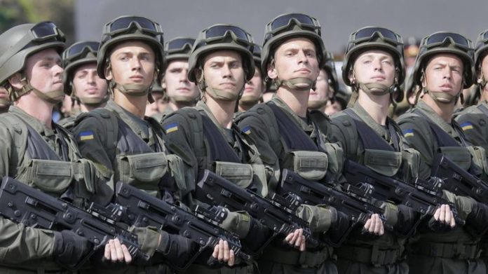 Депутати у першому читанні підтримали узаконення військового вітання «Слава Україні» Депутати у першому читанні підтримали узаконення військового вітання «Слава Україні»