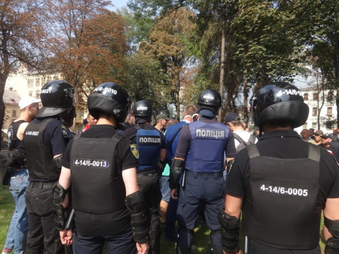 Невдалий мітинг у центрі Львова та формула відповідального батьківства. Головне за день Невдалий мітинг у центрі Львова та формула відповідального батьківства. Головне за день