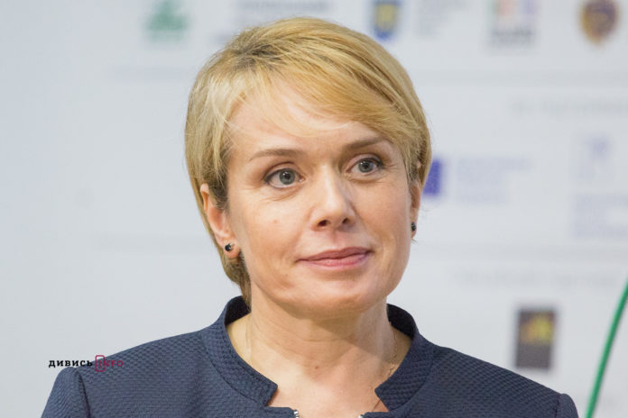 Міністр освіти розповіла, на скільки зросте зарплата вчителів наступного року Міністр освіти розповіла, на скільки зросте зарплата вчителів наступного року
