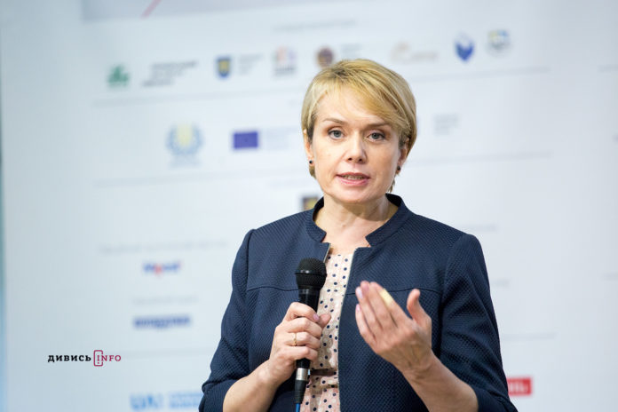 Міністр освіти у Львові розповіла про основні проблемні питання нової української школи (фото) Міністр освіти у Львові розповіла про основні проблемні питання нової української школи (фото)