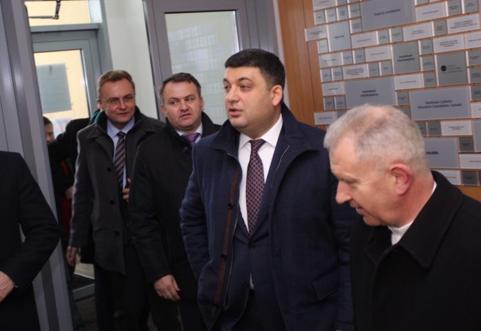 Гройсман розраховує на 3% зростання ВВП у 2019 році Гройсман розраховує на 3% зростання ВВП у 2019 році