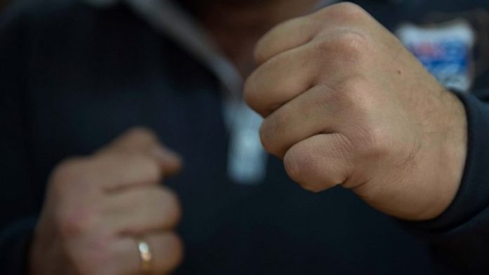 Чоловіка, який на Стрийщині побив комунальника і священика, звинуватили у хуліганстві Чоловіка, який на Стрийщині побив комунальника і священика, звинуватили у хуліганстві