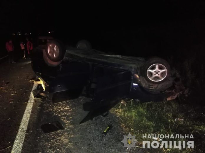 На Львівщині нічне катання з дівчатами закінчилося реанімацією (фото) На Львівщині нічне катання з дівчатами закінчилося реанімацією (фото)