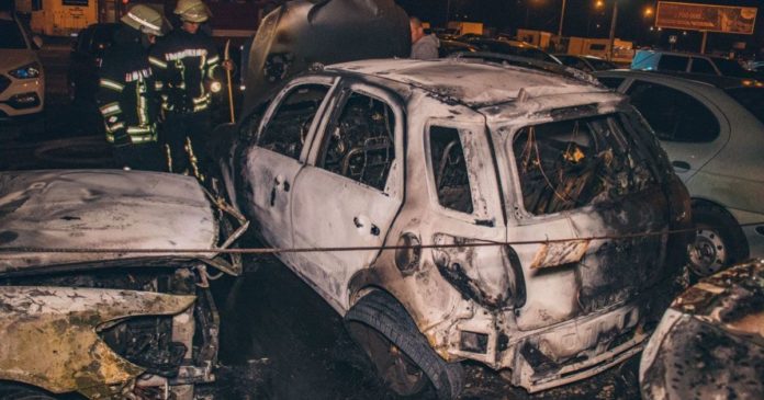 У Києві підпалили п’ять автомобілів, – поліція У Києві підпалили п’ять автомобілів, – поліція